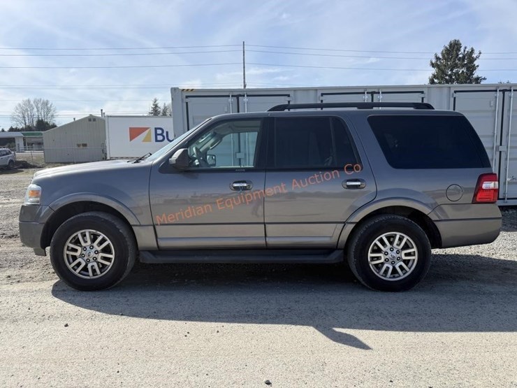 2013-ford-expedition-xlt-image-2