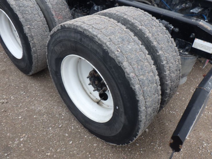 2017-freightliner-cascadia-125-image-12