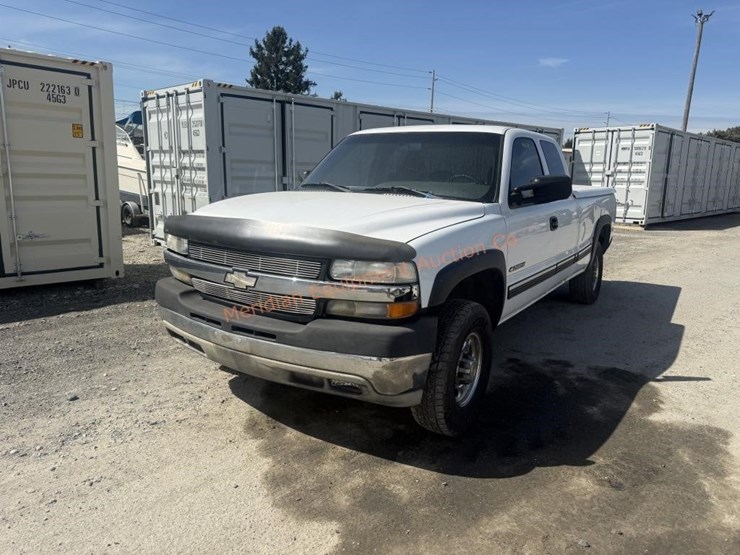 2001-chevrolet-silverado-2500-image-2