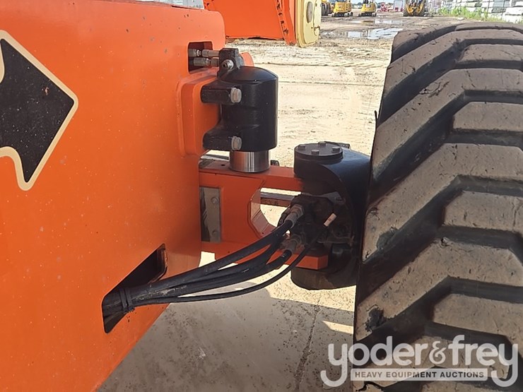 2016-jlg-800aj-image-28