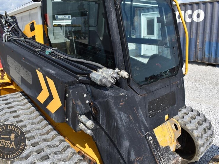 2020-jcb-3ts-8t-image-15