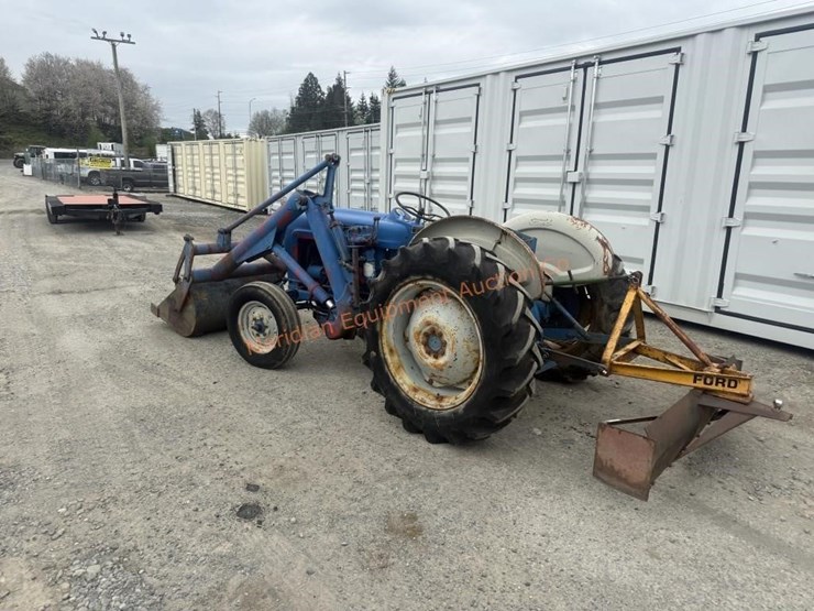 1960-ford-600-image-4