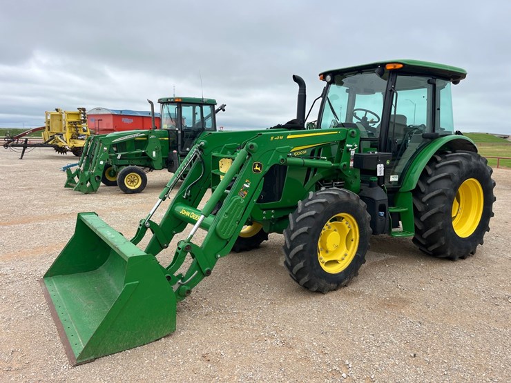 2019-john-deere-5100m-image-1