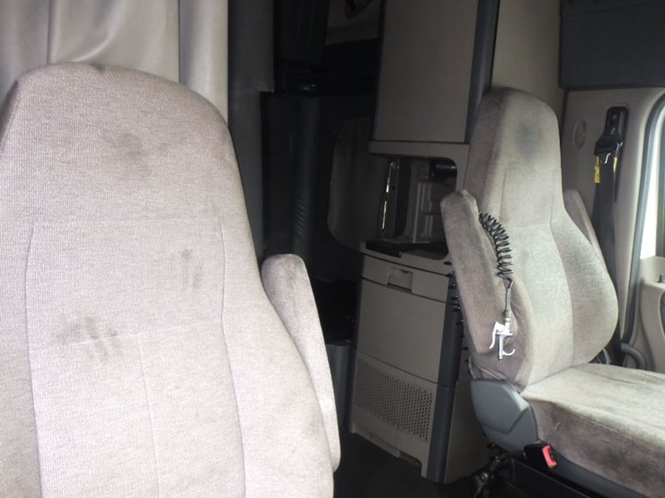 2017-freightliner-cascadia-125-image-5