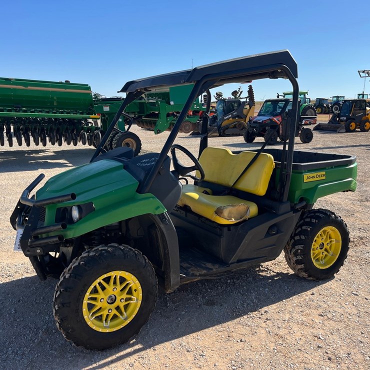2021 JOHN DEERE GATOR