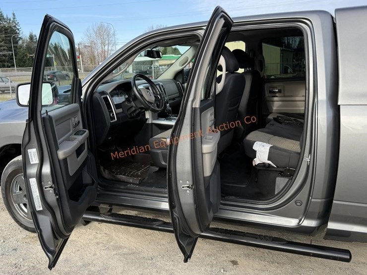 2011-dodge-1500-image-18