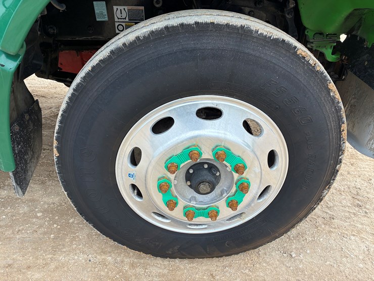 2019-peterbilt-567-image-9