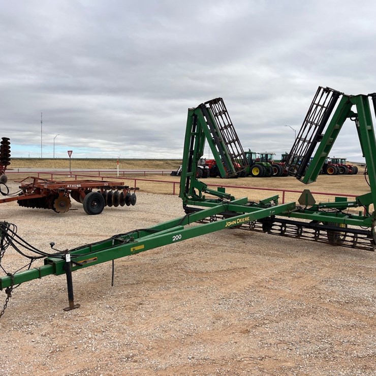 2002 JOHN DEERE 200