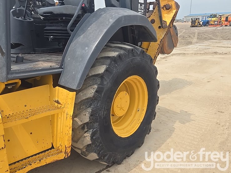 2010-deere-310sj-image-13
