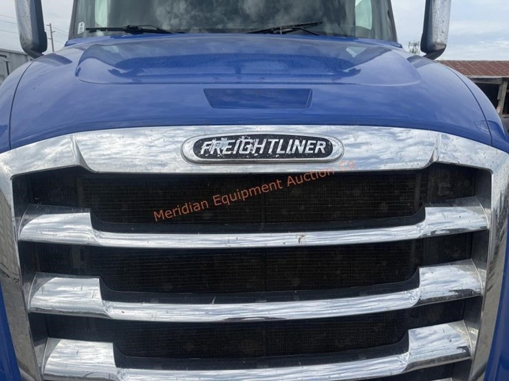 2020-freightliner-cascadia-113-image-13