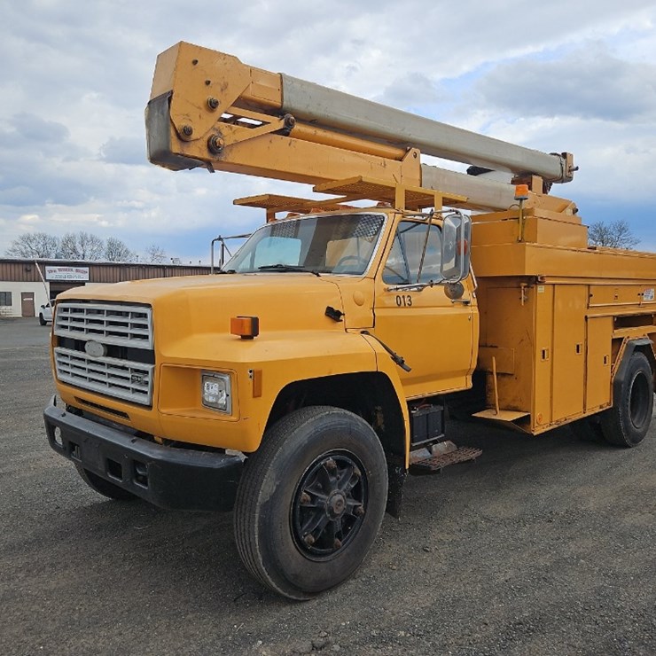1987 FORD F800