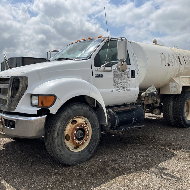 2009 FORD F750