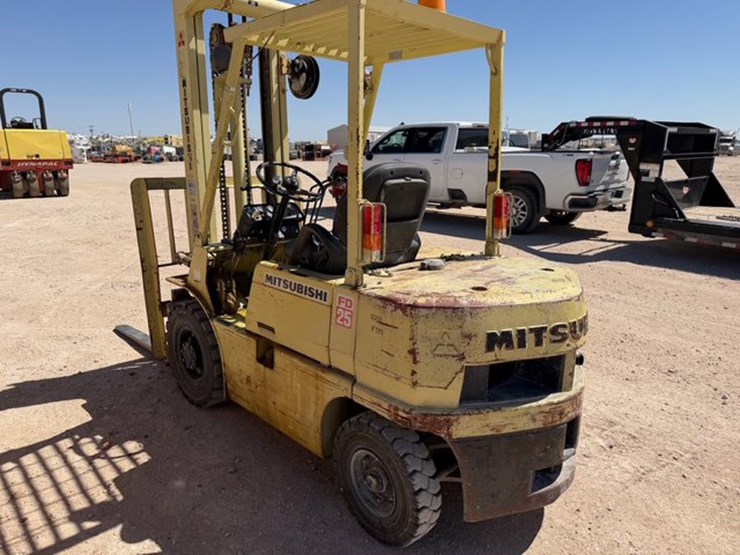 mitsubishi-fd25-image-7
