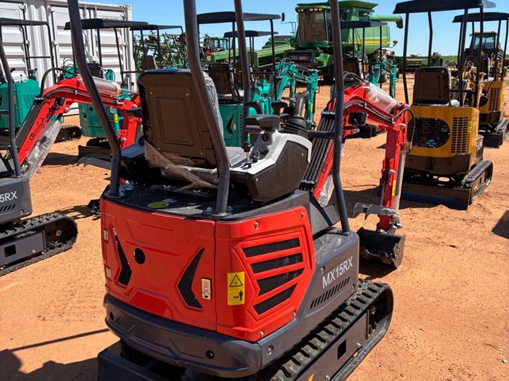 #t8493-•-mini-excavator-image-3