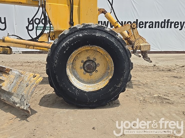 2000-champion-c80a-image-15