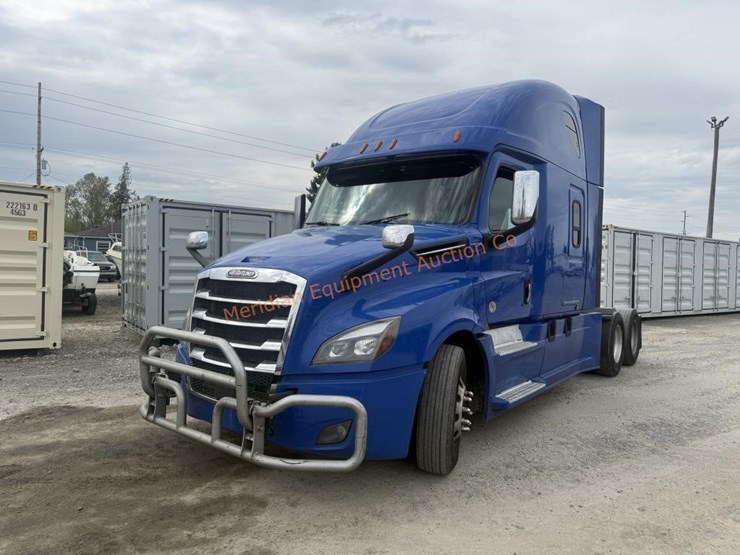 2020-freightliner-cascadia-113-image-2
