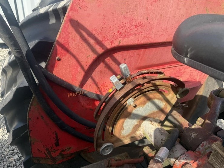 massey-ferguson-175-image-35