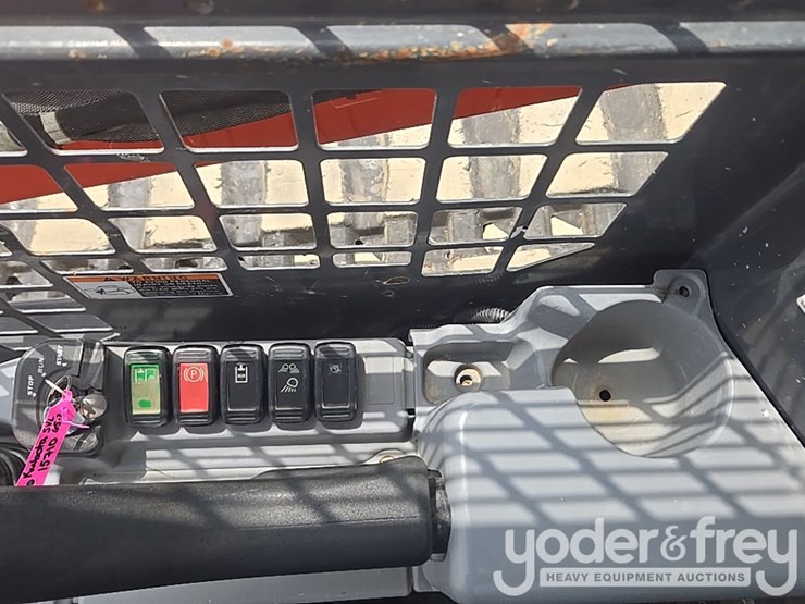2021-kubota-svl65-2-image-57