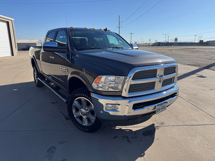2018-dodge-2500-image-2