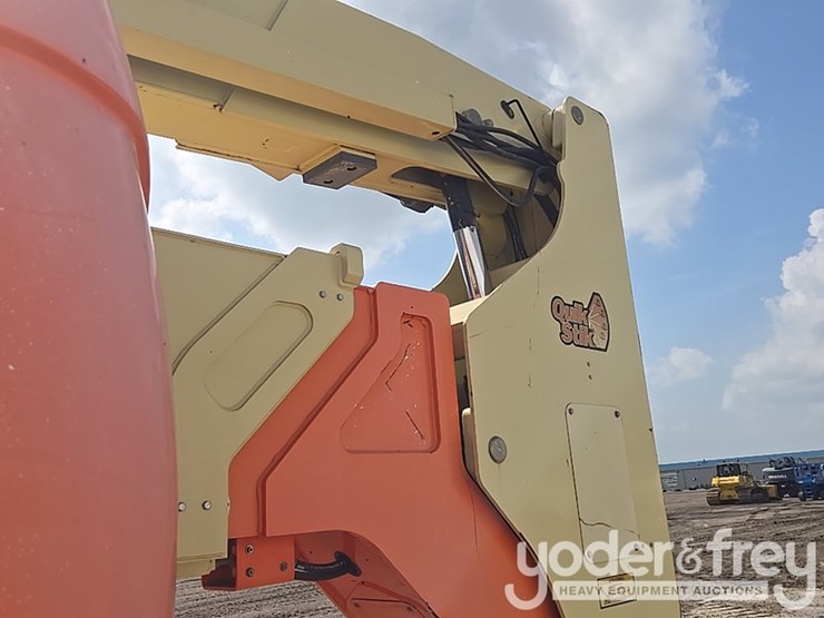 2016-jlg-800aj-image-26