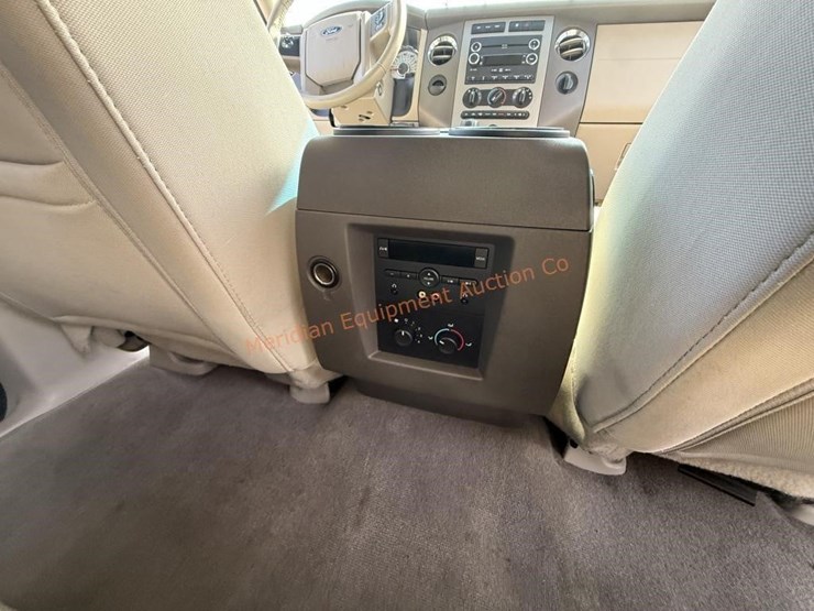 2013-ford-expedition-xlt-image-27