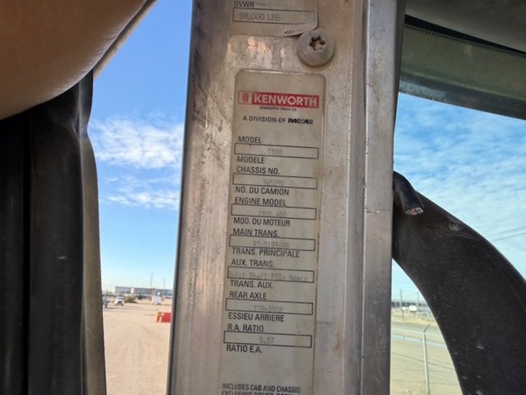 2014-kenworth-t800-image-18