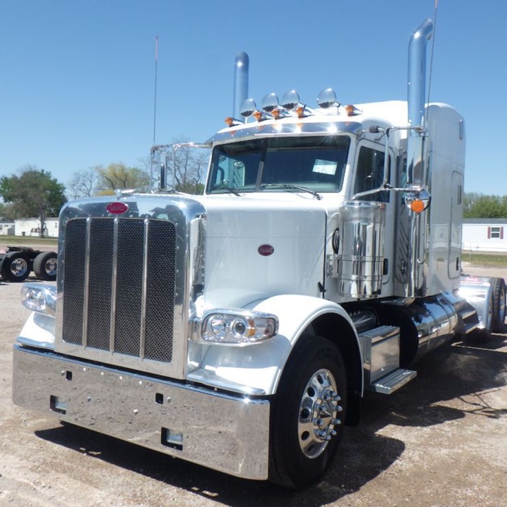 2024 PETERBILT 389