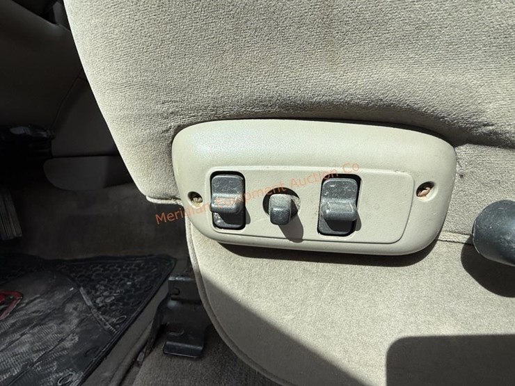 2004-dodge-ram-3500-image-40