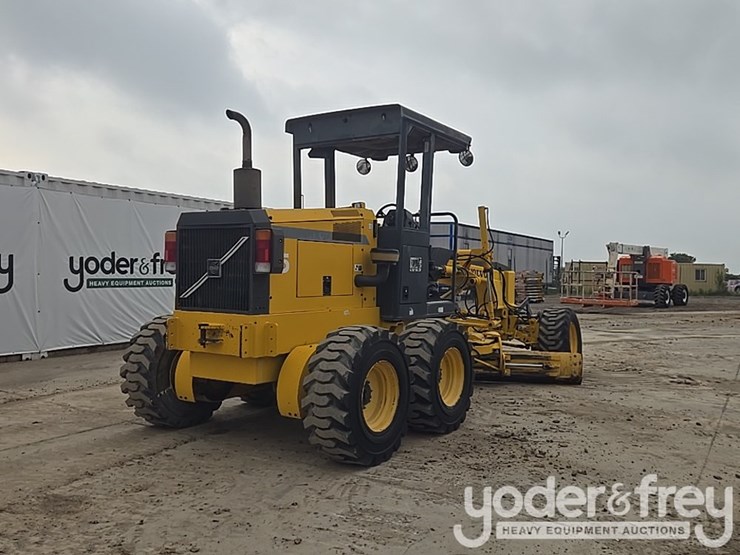 2004-volvo-g80-image-1