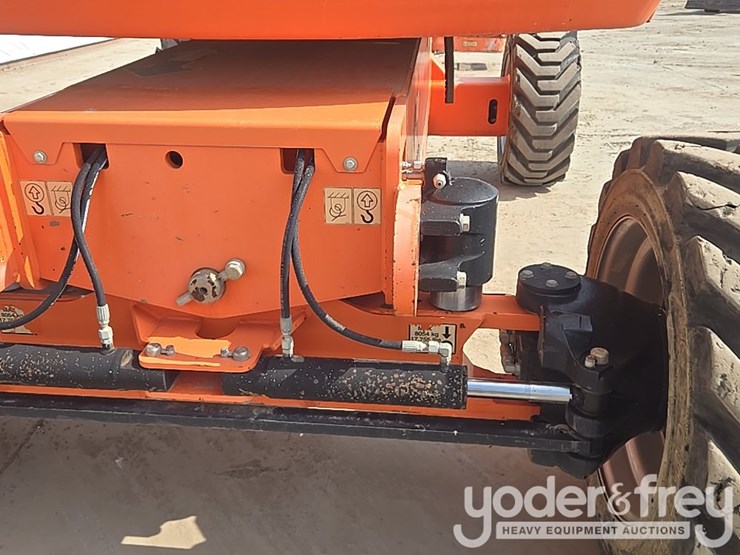 2016-jlg-800aj-image-30