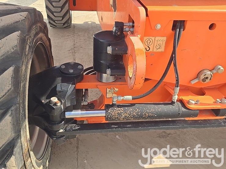 2016-jlg-800aj-image-27