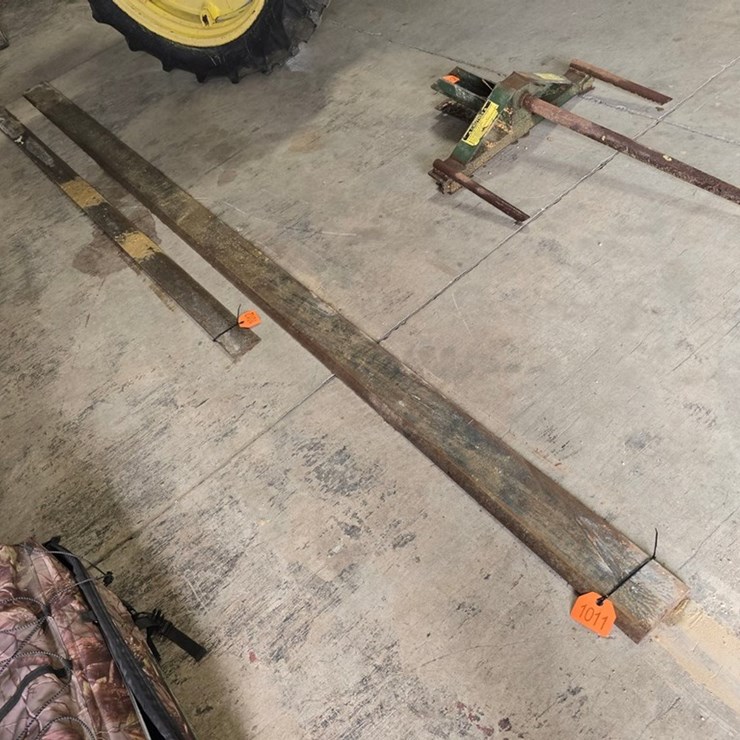 #1011 • Weldable 162" Cutting Edge