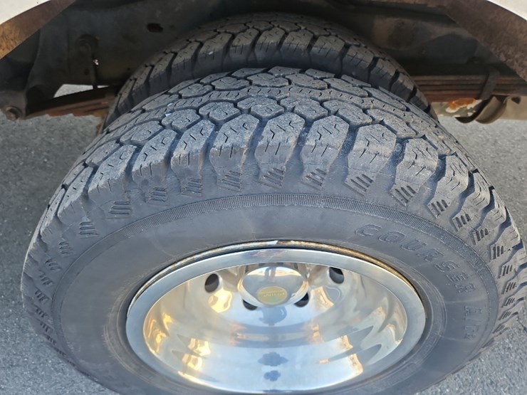 2005-ford-e450-image-12