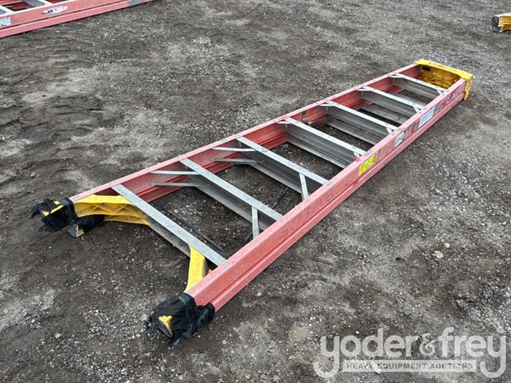 8'-a-frame-ladder-image-3