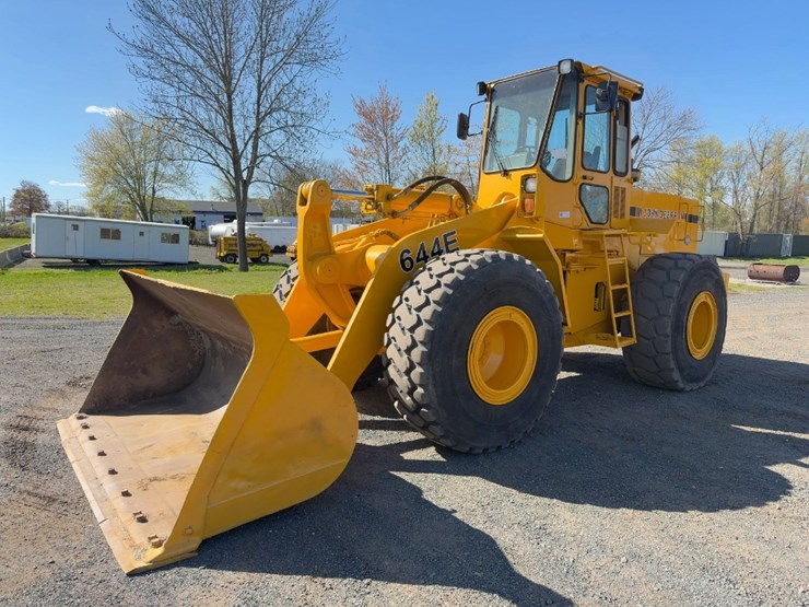 1989-deere-644e-image-1