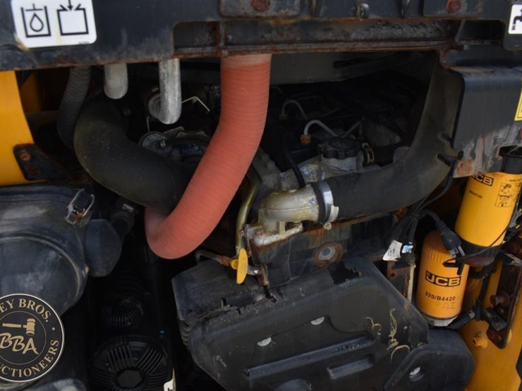 2023-jcb-270-image-24