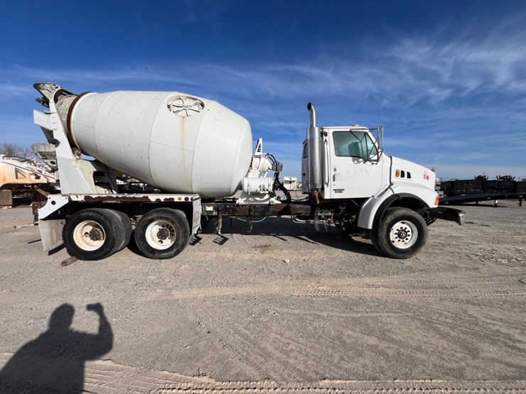 2005-sterling-l9500-image-5