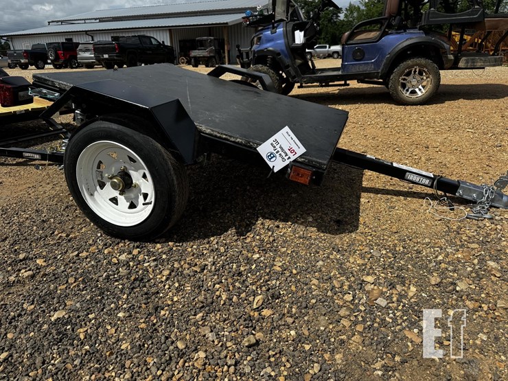 bumper-pull-trailer-40"-x-48"-image-1