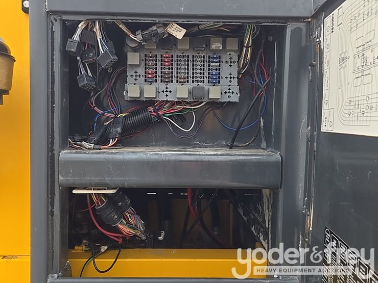 2004-volvo-g80-image-40