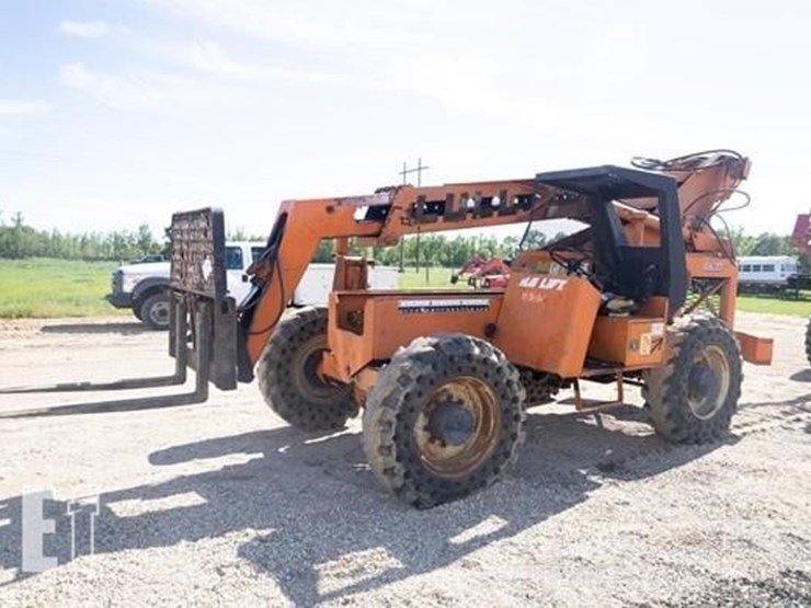 lull-844tt-34-highlander-image-1