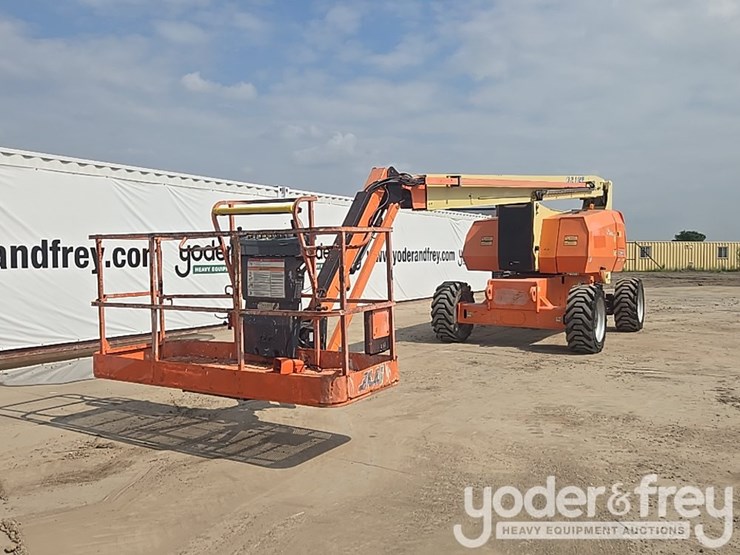 2016-jlg-800aj-image-1