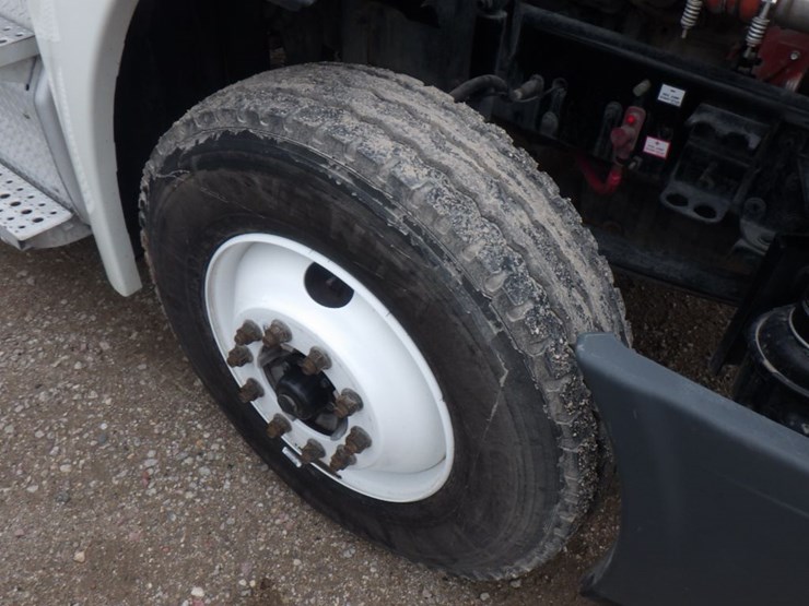 2017-freightliner-cascadia-125-image-23