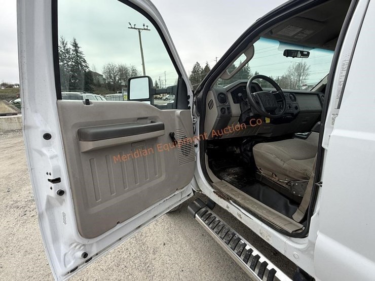 2008-ford-f550-image-26