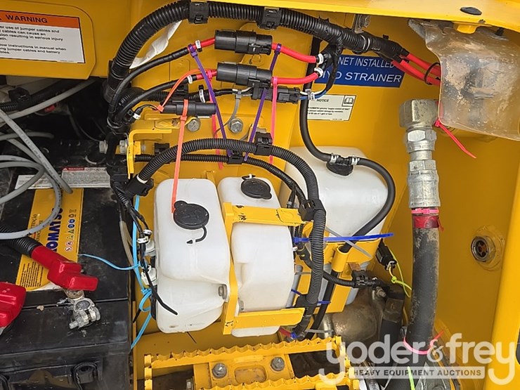 2022-komatsu-d61px-24-image-32