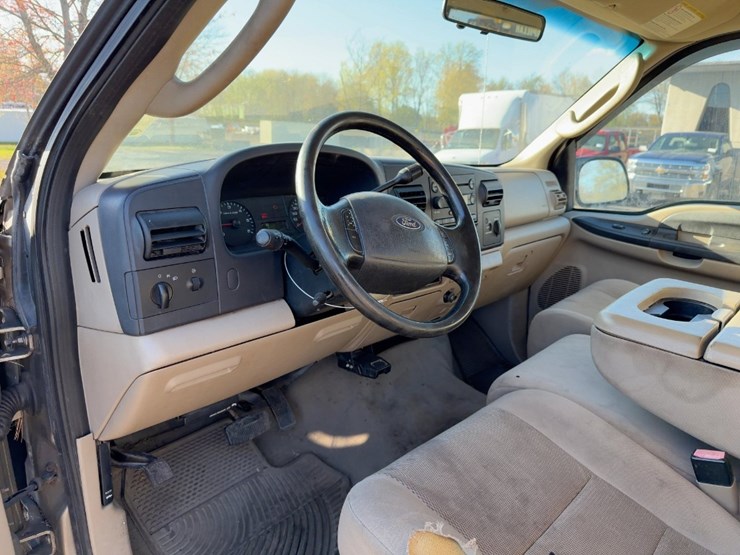 2005-ford-f350-xl-image-17