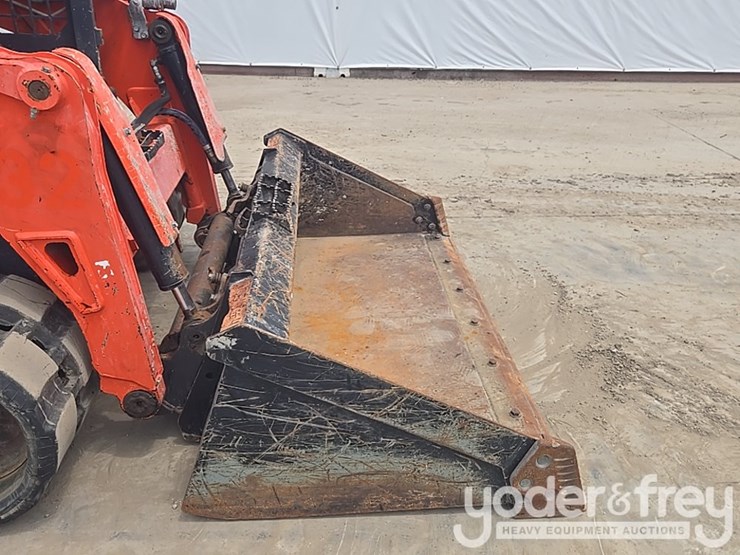 2021-kubota-svl65-2-image-23
