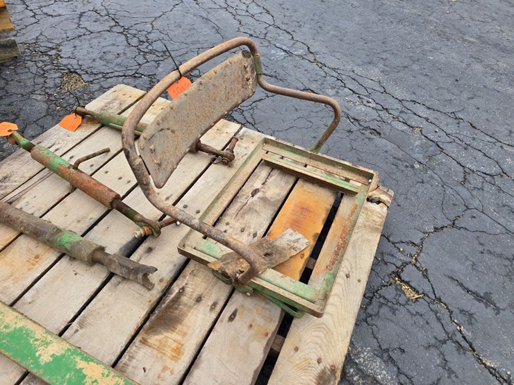 #1013-•-john-deere-tractor-seat-frame-image-3