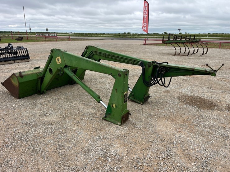 john-deere-148-image-12