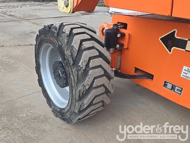 2016-jlg-800aj-image-20