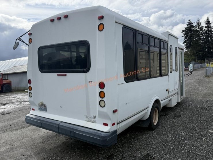 2010-ford-e450-image-6